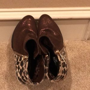 Sparkling bronze and leopard platform booties